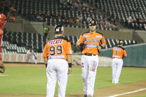 Luis Alfonso García anota gracias a HR de Gutiiiérrez