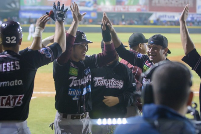 Daniel Hinojosa anota en la onceava