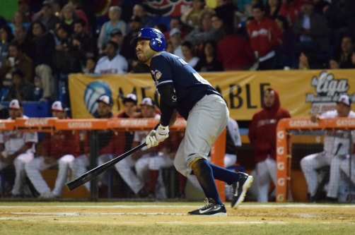 CARLOS VALENCIAS HR 4 PLAYOFFS.jpg