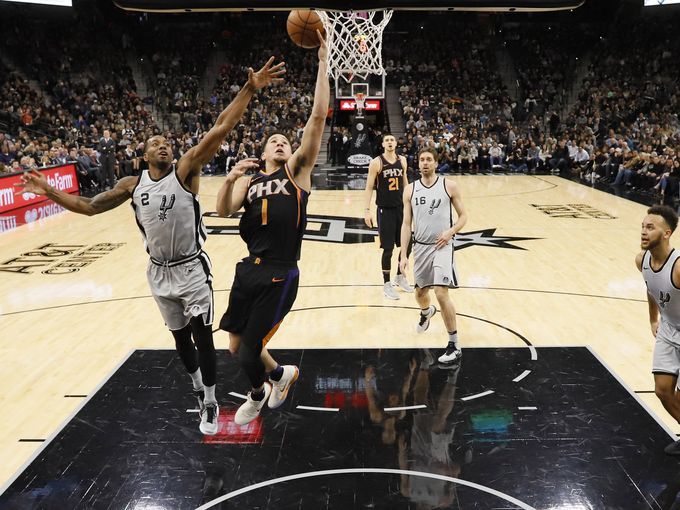 Ponen Spurs  hielo a&nbsp;Soles