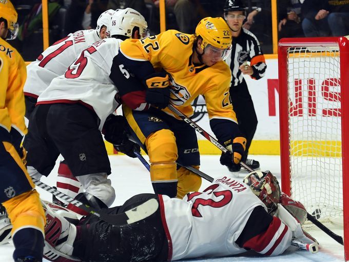 Coyotes lo deja&nbsp;ir