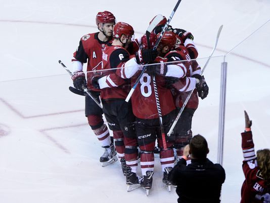Coyotes vapulea a los&nbsp;Blackhawks