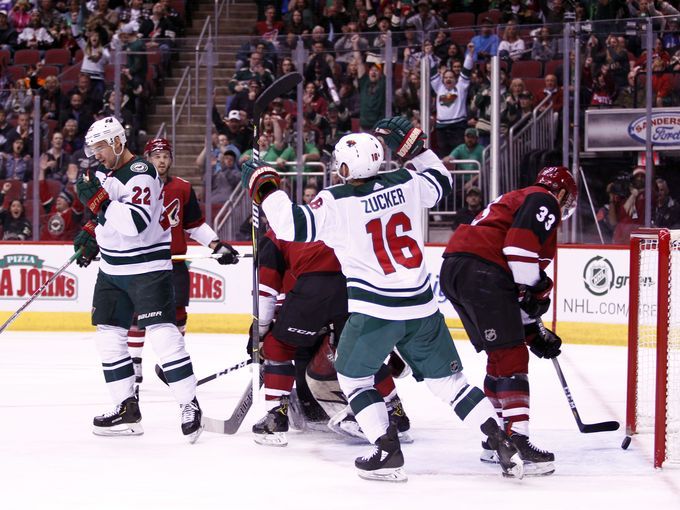 Coyotes ligan derrotas