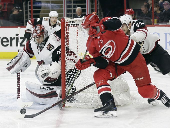 Coyotes dejan ir&nbsp;ventaja