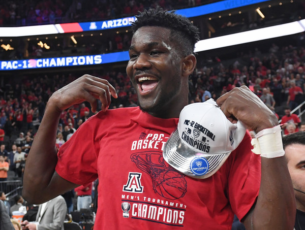 Ayton impone  ley de los&nbsp;Cats