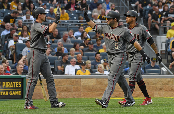 Hunden D’backs  naves de&nbsp;Piratas