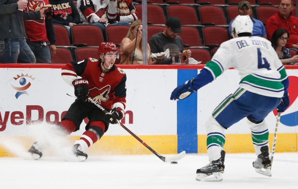 Coyotes ligan triunfos