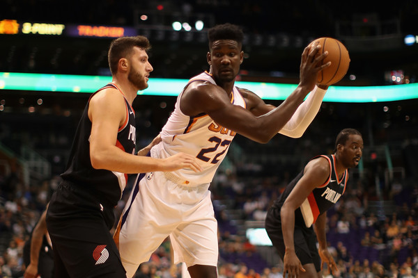 Doble-doble de Ayton al caer&nbsp;Soles