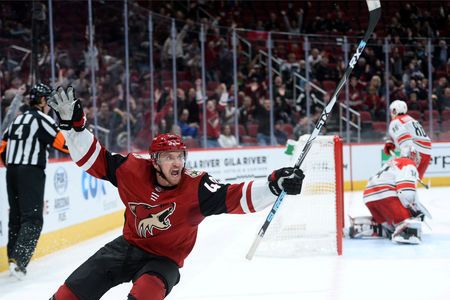 Coyotes alargan la&nbsp;racha