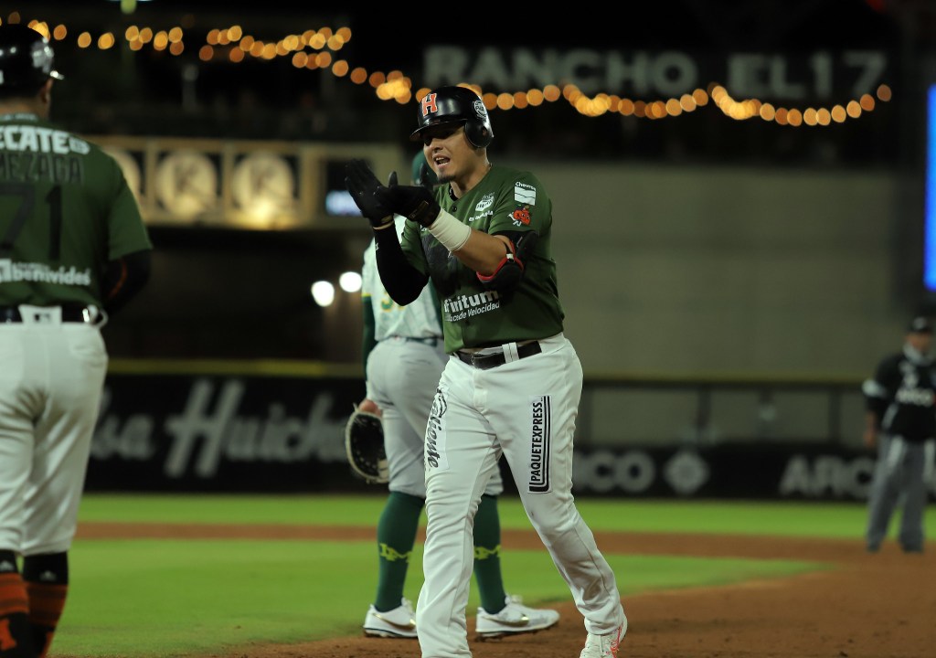 Naranjeros amarra diez&nbsp;puntos
