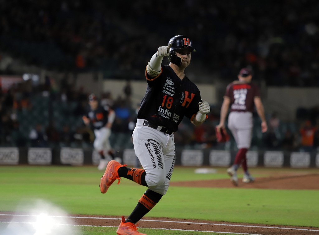 Naranjeros completan limpia