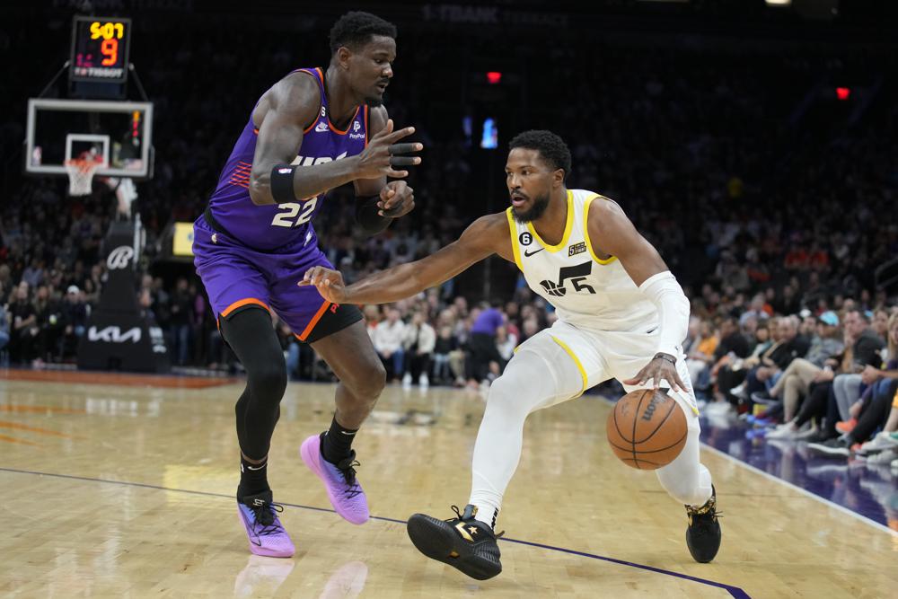 Ayton con doble-doble en triunfo de&nbsp;Soles