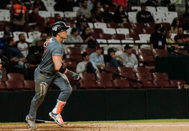 Tres en fila de&nbsp;Naranjeros