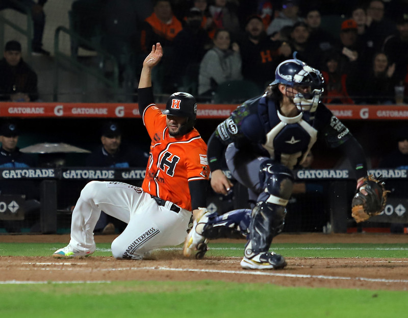 Naranjeros toman ventaja