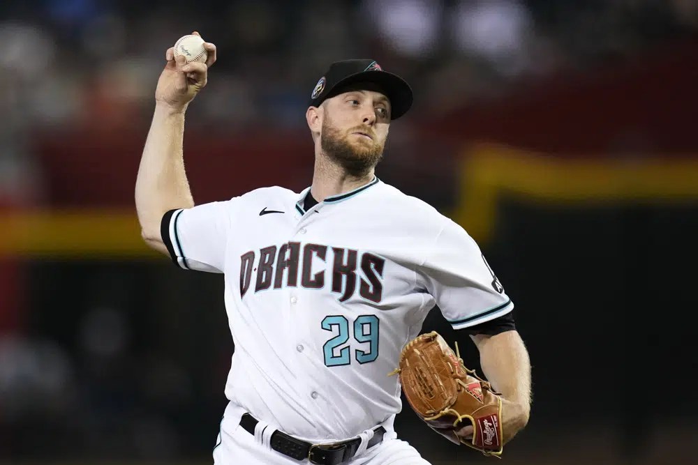 D’backs caen en diez&nbsp;innings