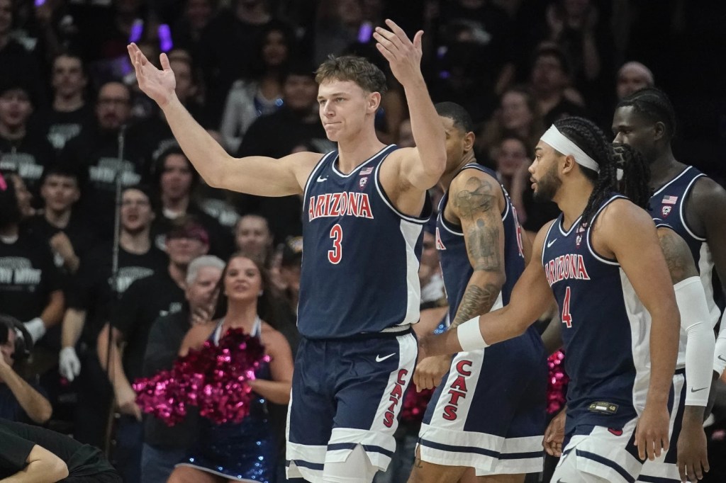 Cats aplacan a los&nbsp;Troyanos