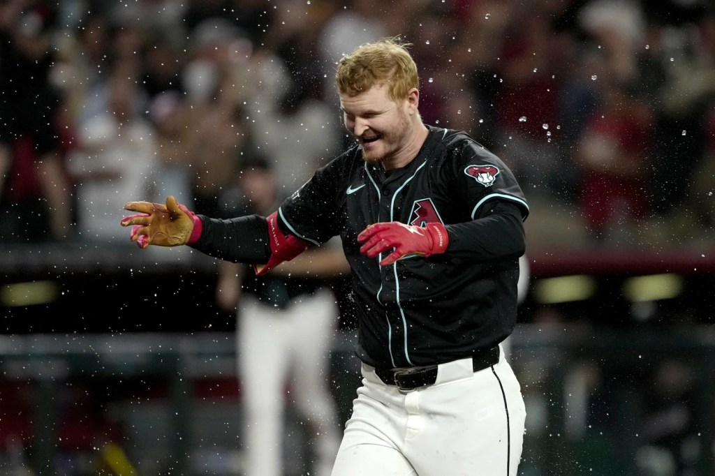 Pavin Smith pega HR del triunfo&nbsp;HIGHLIGHTS