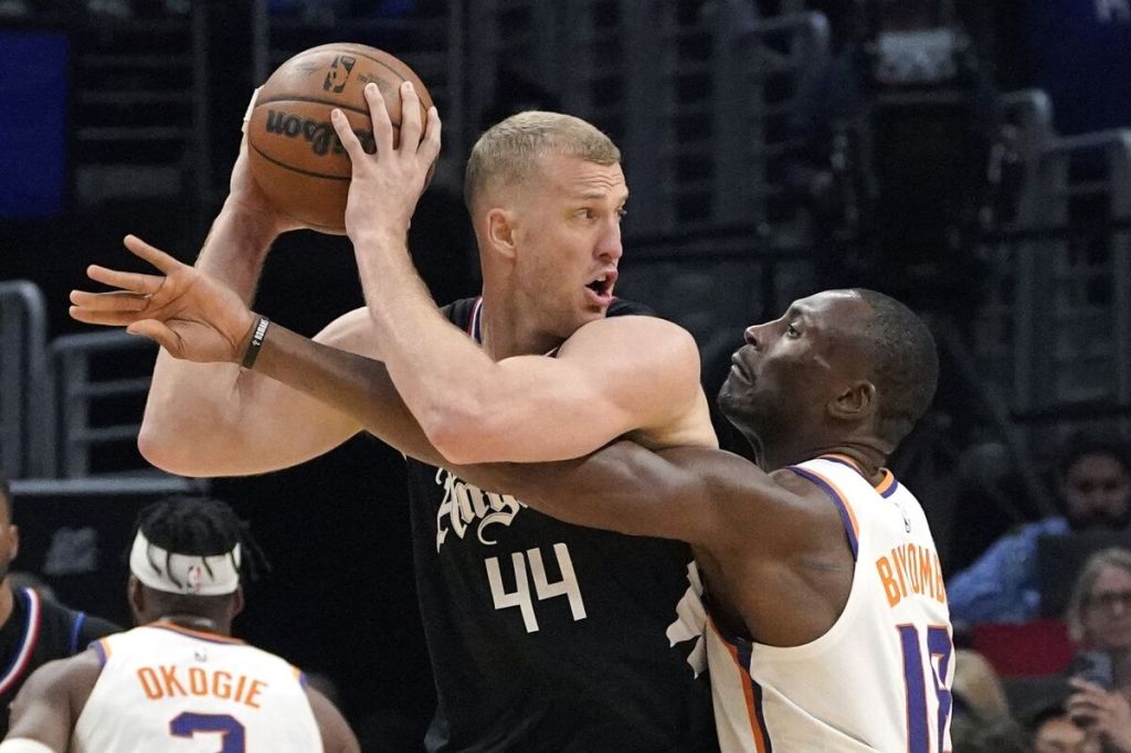 Suns agregan a&nbsp;Plumlee
