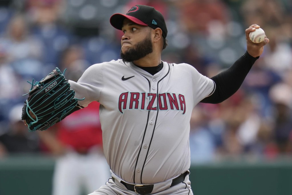 Diamondbacks sacuden staff