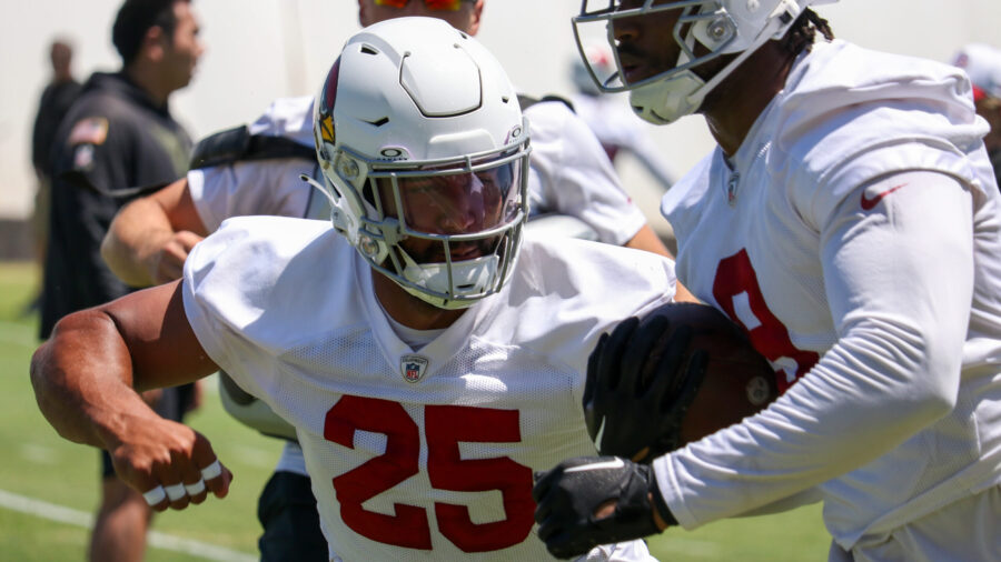 Amarran Cardenales a Zaven&nbsp;Collins