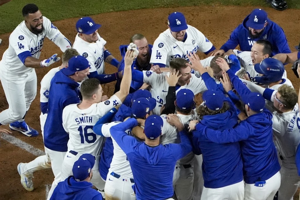 Freddie Freeman se viste de héroe&nbsp;HIGHLIGHTS