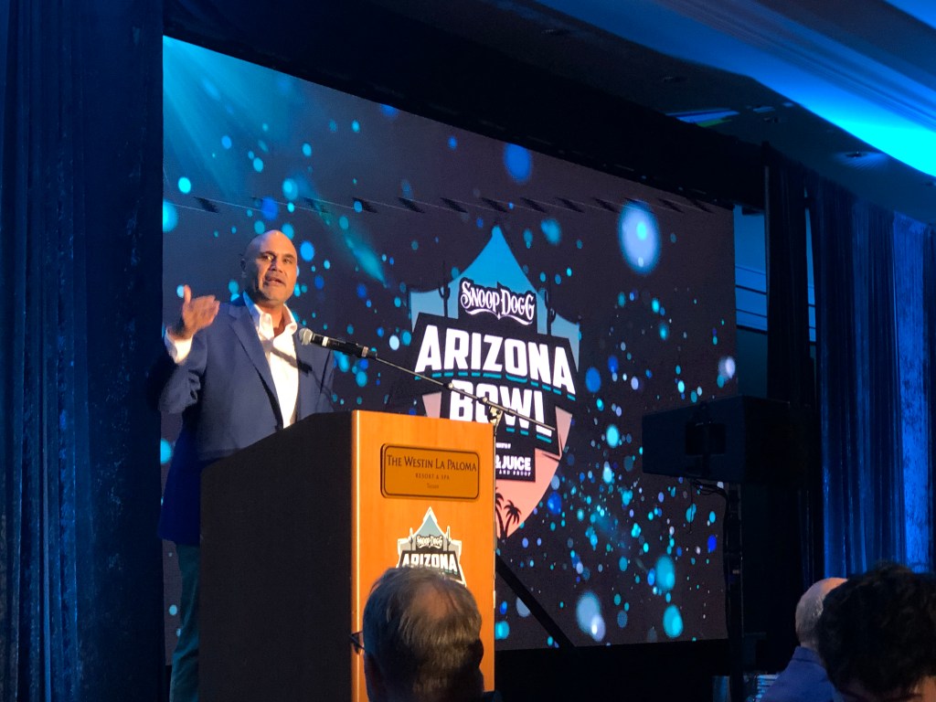 Presentan el Snoop Dogg Arizona&nbsp;Bowl