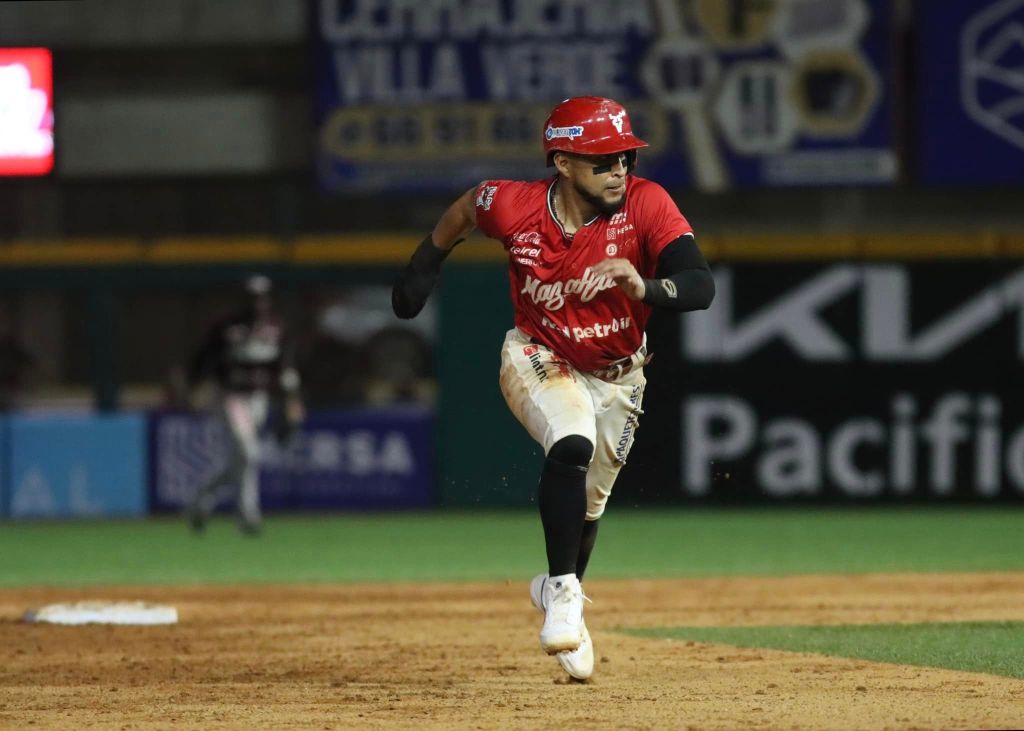 Frenan Venados a los Tomateros; Yaquis igualan serie&nbsp;HIGHLIGHTS