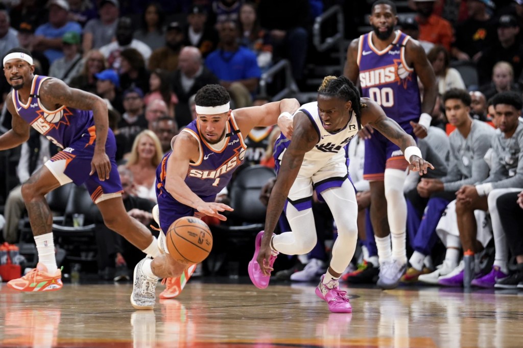 Kings frenan racha de Suns&nbsp;HIGHLIGHTS