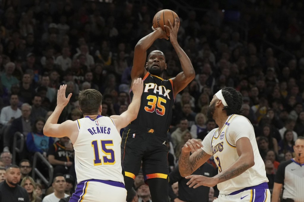 Suns ganan a Lakers en regreso de estelares&nbsp;HIGHLIGHTS