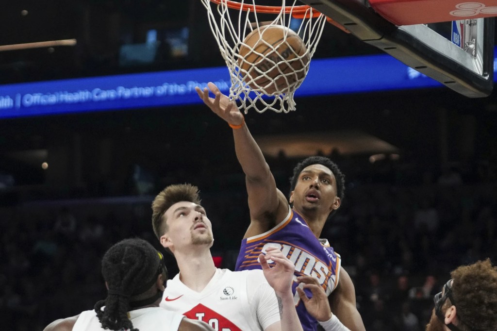 Suns apalean a los&nbsp;Raptors