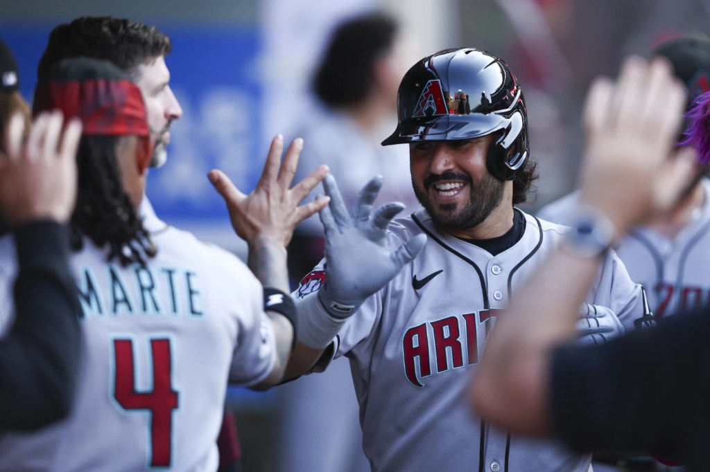 Jonrones de Suárez no alcanzan a&nbsp;D’backs