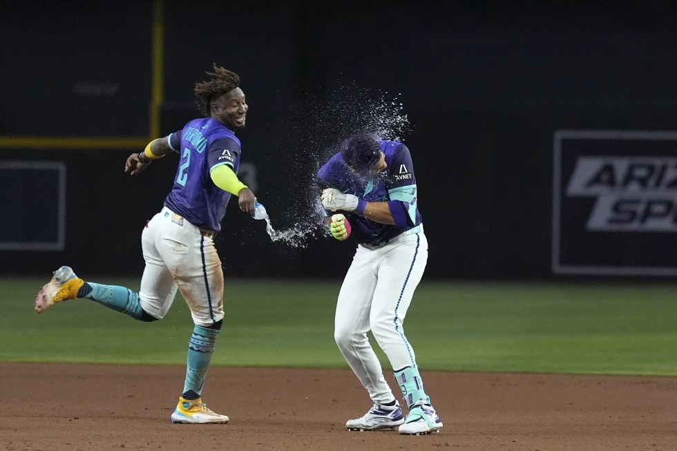 Gurriel Jr produce la carrera del&nbsp;gane