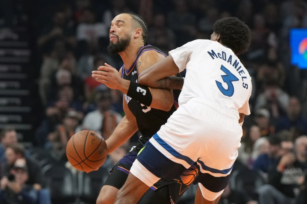 Suns arrebatan victoria a los&nbsp;Wolves