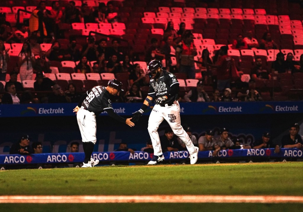 Bats Guindas castigan a Jaguares; Yaquis blanquean a&nbsp;Naranjeros