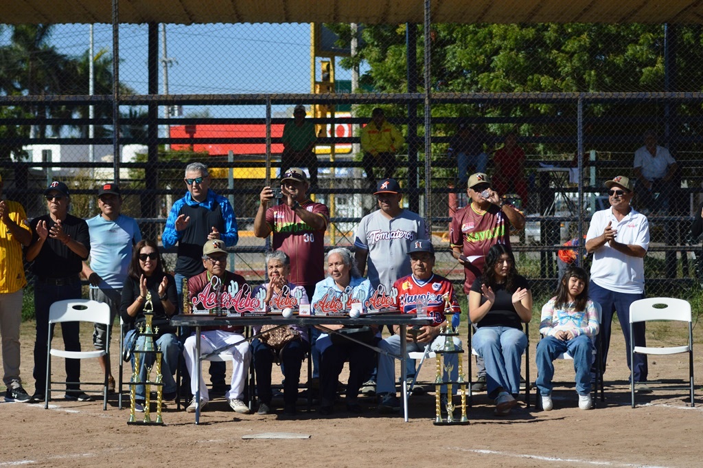 Inauguran Copa Navideña de beisbol de 70 y&nbsp;más