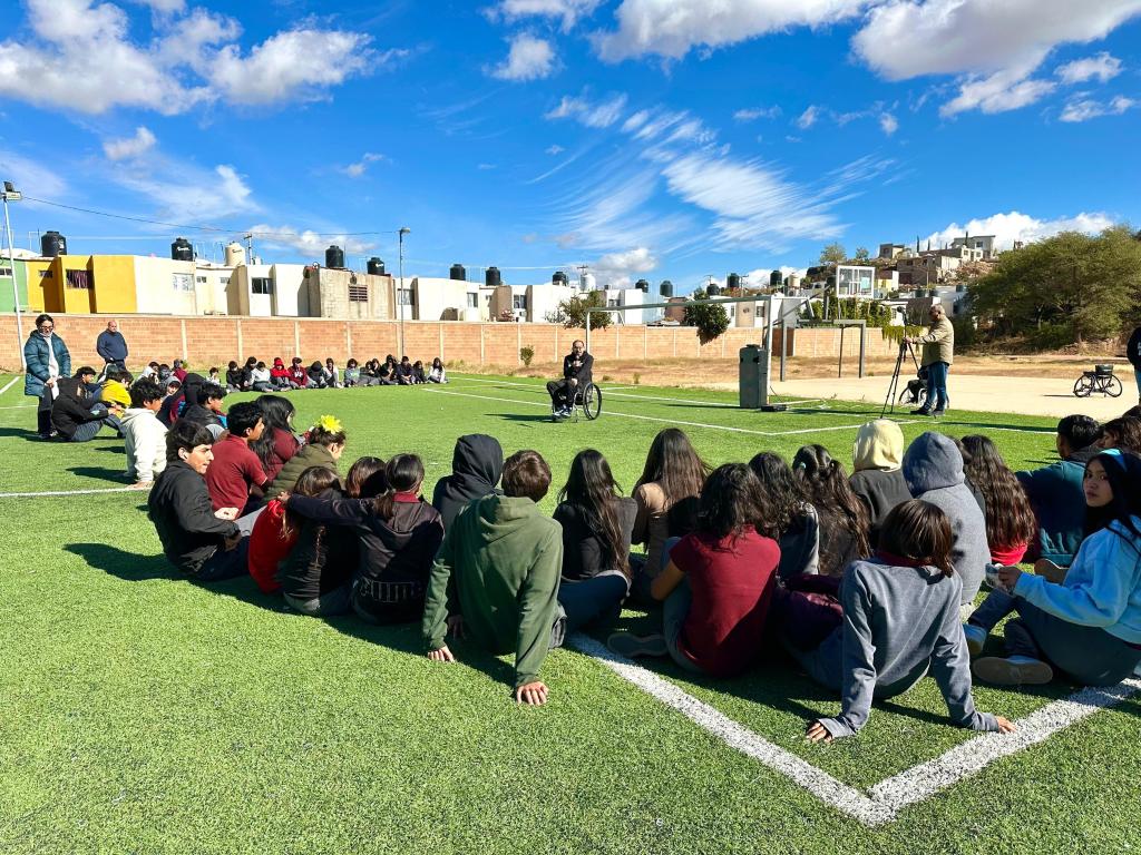 Lleva López Camacho experiencia de vida a la Preparatoria&nbsp;Municipal