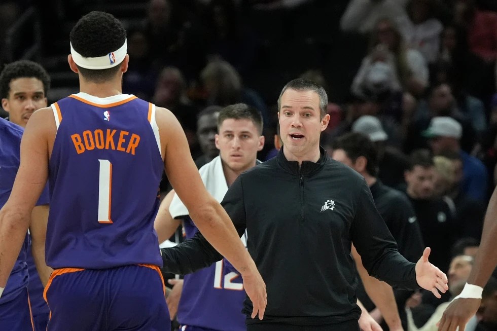 Booker y Green vuelven pero Suns&nbsp;caen